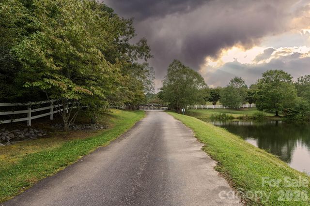 20 Waterford Lakes Drive, Fletcher, NC 28732