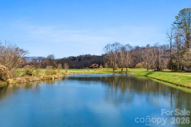 20 Waterford Lakes Drive, Fletcher, NC 28732