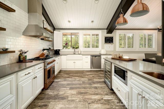 20 Waterford Lakes Drive, Fletcher, NC 28732