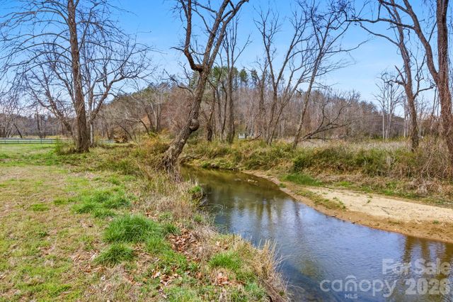 20 Waterford Lakes Drive, Fletcher, NC 28732