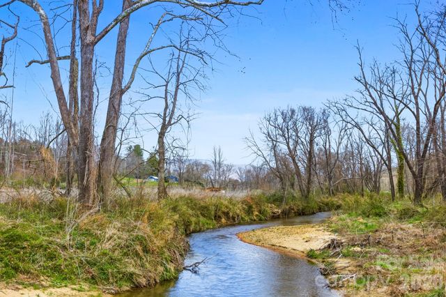 20 Waterford Lakes Drive, Fletcher, NC 28732