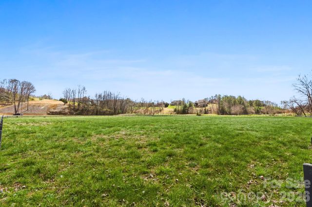 20 Waterford Lakes Drive, Fletcher, NC 28732
