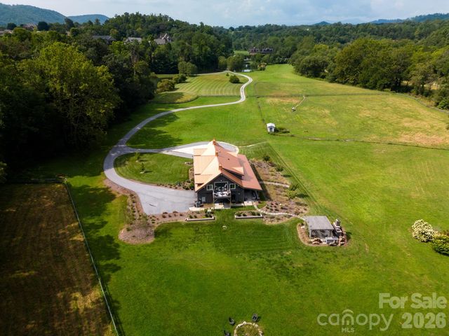20 Waterford Lakes Drive, Fletcher, NC 28732
