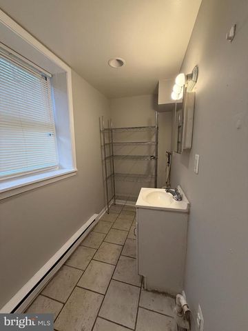 217 E CHESTNUT ST, Norristown, PA 19401