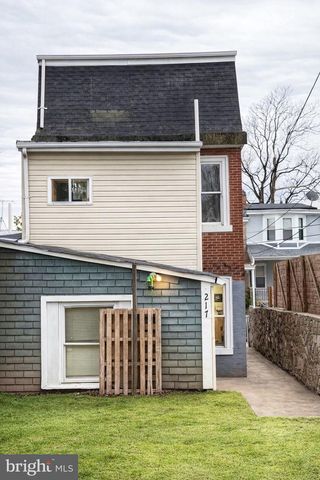 217 E CHESTNUT ST, Norristown, PA 19401