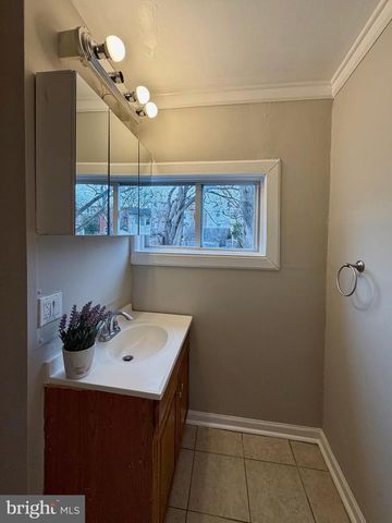 217 E CHESTNUT ST, Norristown, PA 19401