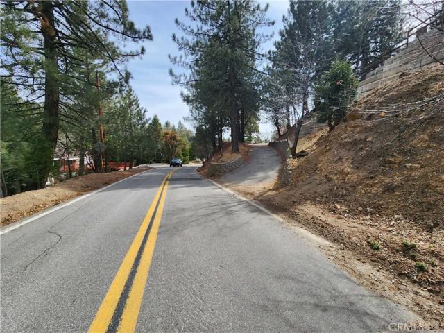 30914 Old City Creek, Running Springs, CA 92382