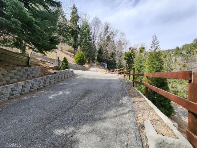 30914 Old City Creek, Running Springs, CA 92382