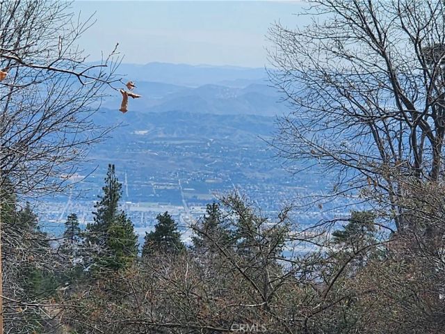 30914 Old City Creek, Running Springs, CA 92382