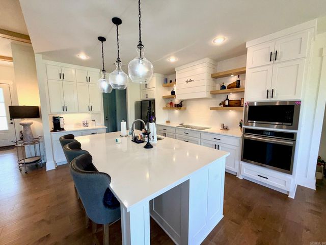 13024 Avilla Hills Cove, Alexander, AR 72002