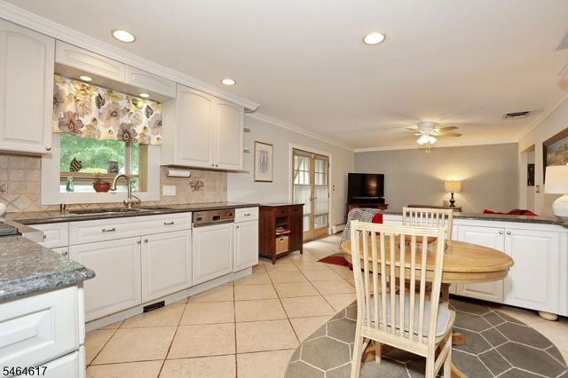 331 Forest Glen Ave, Franklin Lakes Boro, NJ 07417