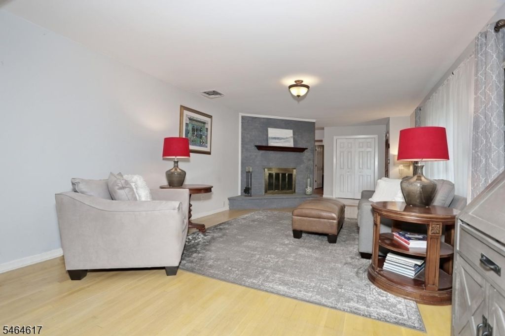 331 Forest Glen Ave, Franklin Lakes Boro, NJ 07417 — photo 3
