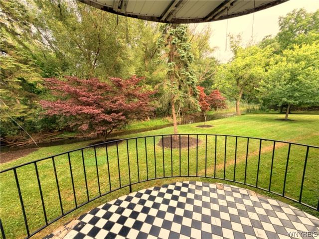 24 Park Lane Court, Amherst, NY 14221