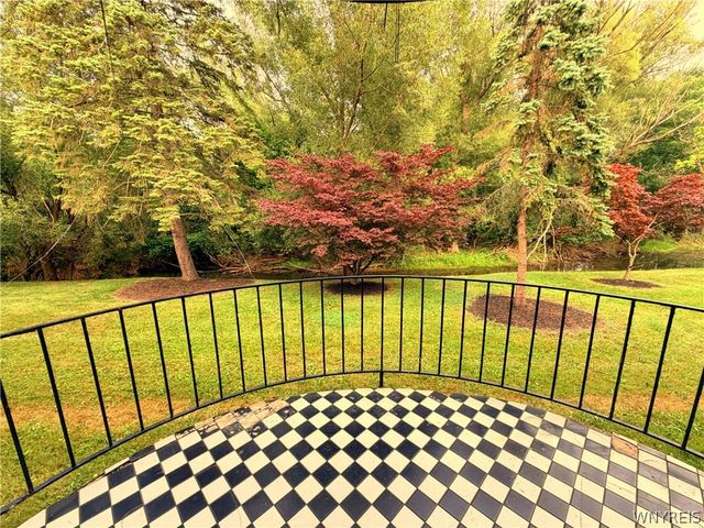 24 Park Lane Court, Amherst, NY 14221