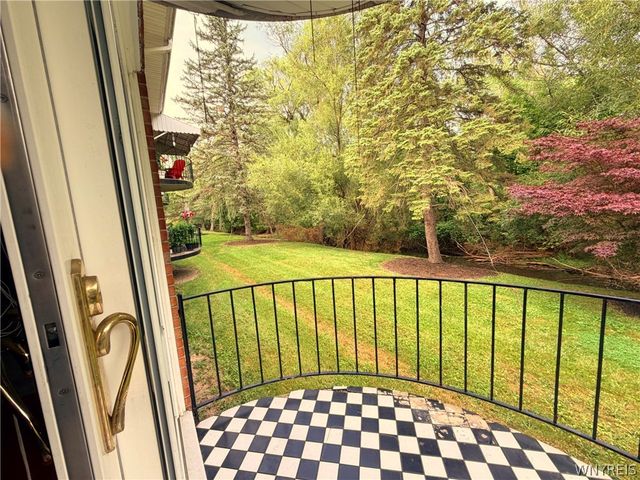 24 Park Lane Court, Amherst, NY 14221