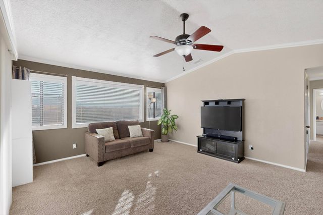 1013 Sunflower Drive SW, Rio Rancho, NM 87124