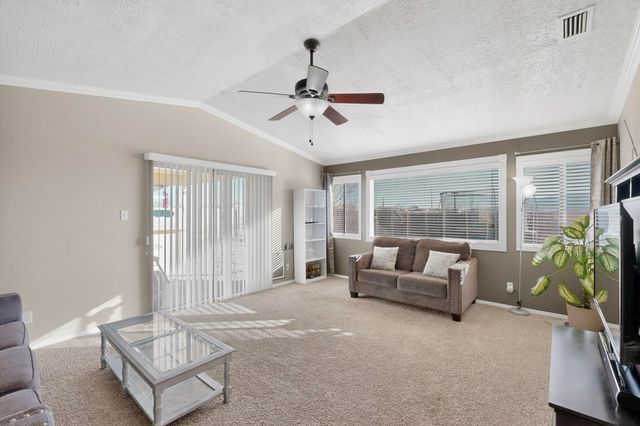 1013 Sunflower Drive SW, Rio Rancho, NM 87124