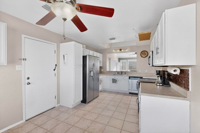 1013 Sunflower Drive SW, Rio Rancho, NM 87124