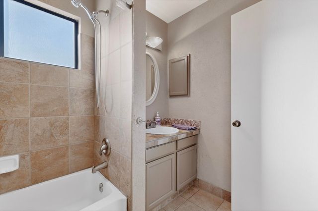 1013 Sunflower Drive SW, Rio Rancho, NM 87124