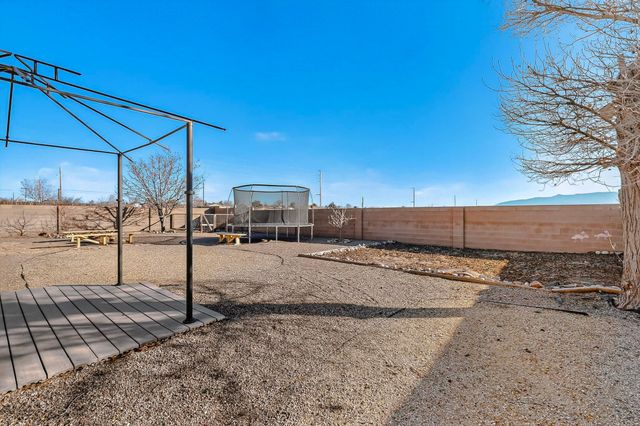 1013 Sunflower Drive SW, Rio Rancho, NM 87124