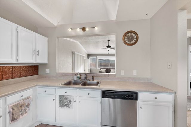 1013 Sunflower Drive SW, Rio Rancho, NM 87124