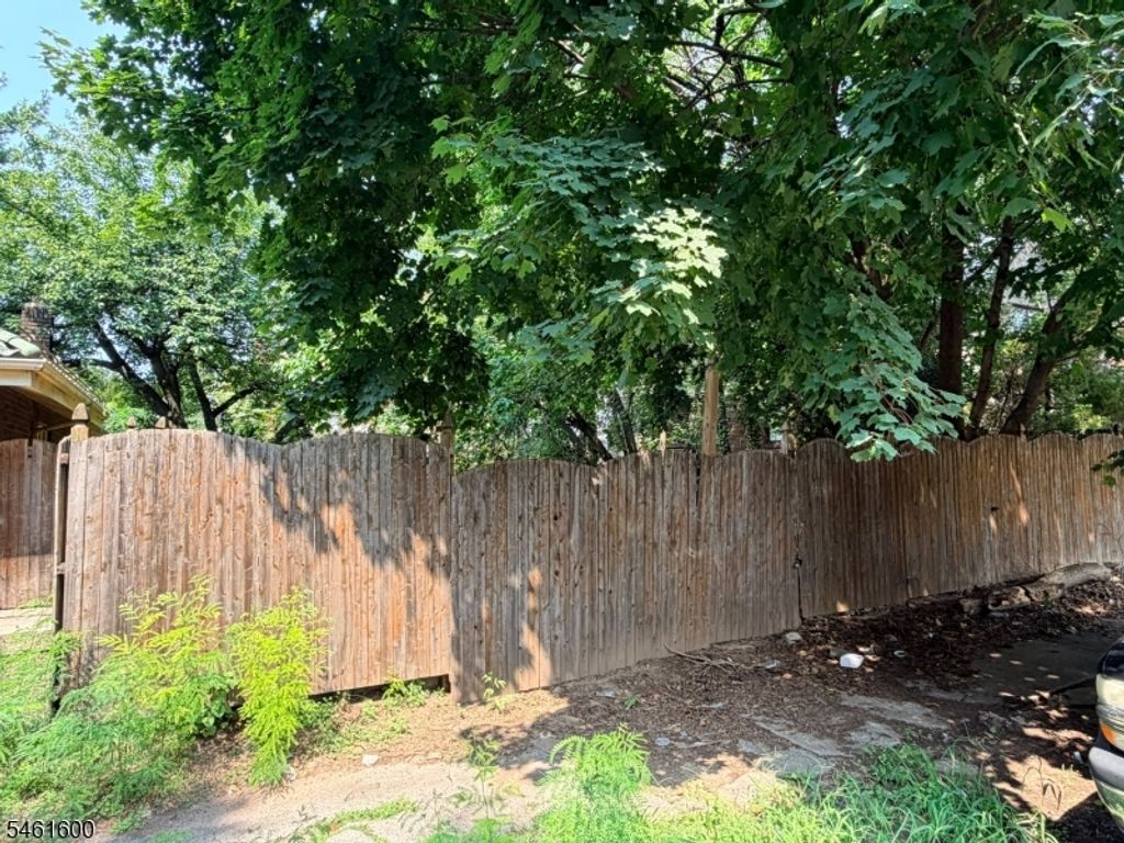 318 E 38Th St, Paterson City, NJ 07504 — photo 5