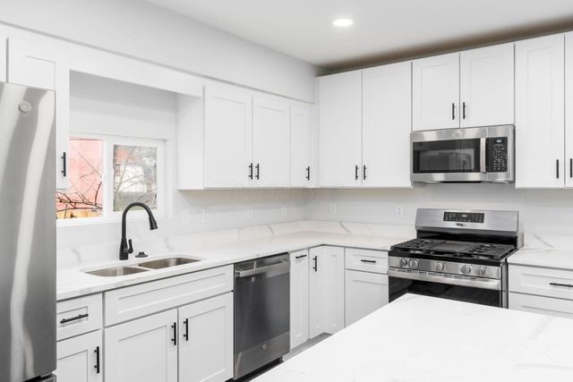 905 Carpenter Street, Columbus, OH 43206