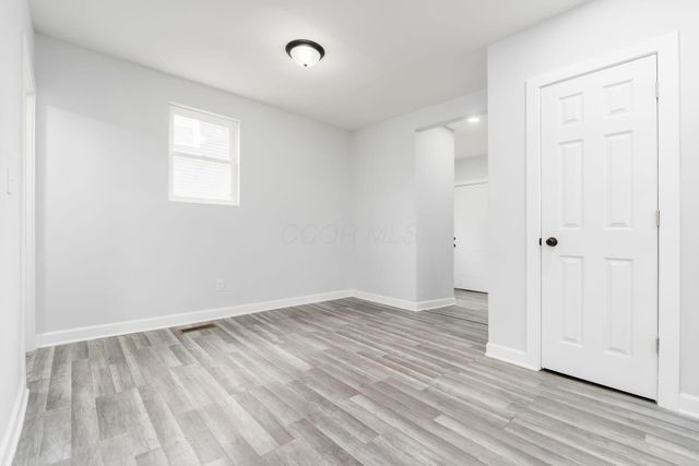 905 Carpenter Street, Columbus, OH 43206