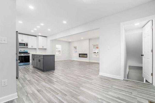 905 Carpenter Street, Columbus, OH 43206