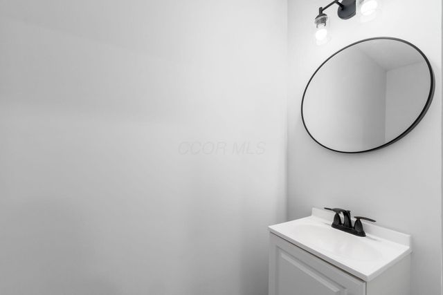 905 Carpenter Street, Columbus, OH 43206