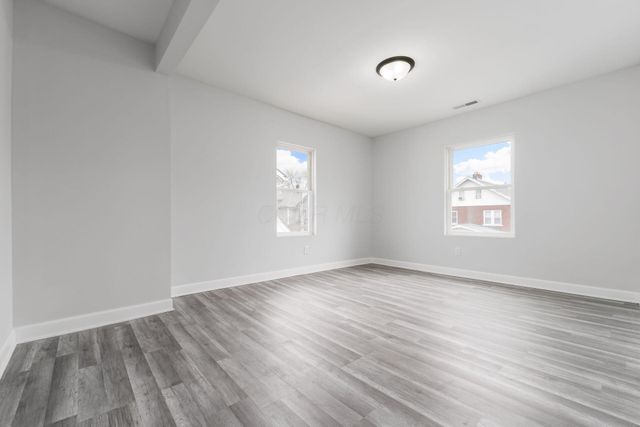 905 Carpenter Street, Columbus, OH 43206