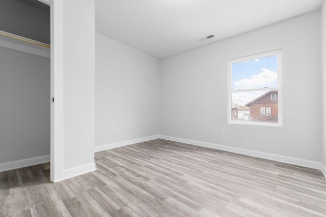 905 Carpenter Street, Columbus, OH 43206