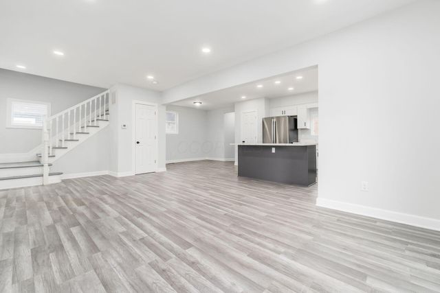 905 Carpenter Street, Columbus, OH 43206