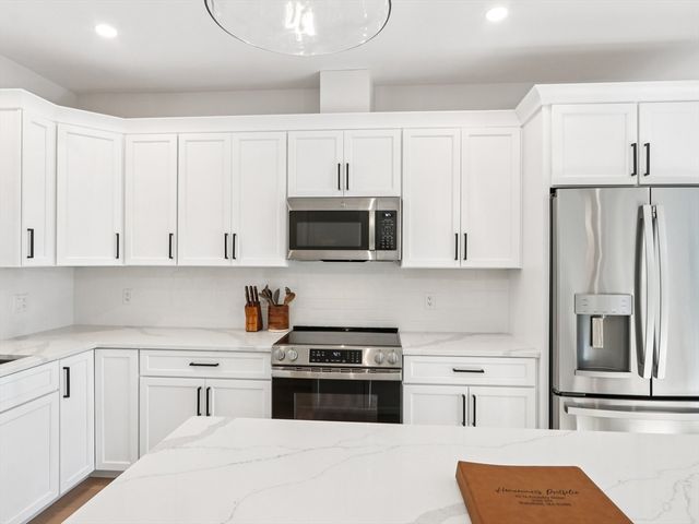 62 Foundry 204, Wakefield, MA 01880