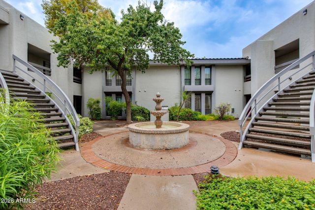 5209 N 24TH Street 104, Phoenix, AZ 85016