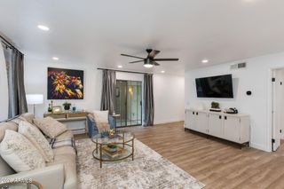 5209 N 24TH Street 104, Phoenix, AZ 85016
