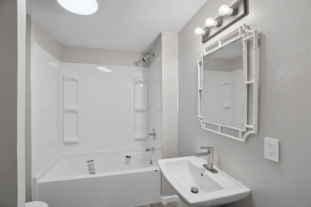 402 Highview Avenue 402 Highview Avenue, Springfield, OH 45505