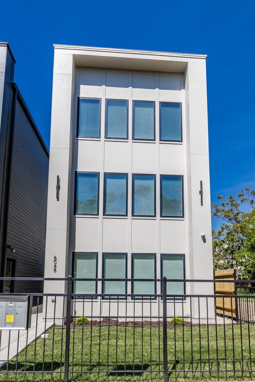 6048 S Eberhart Avenue 3, Chicago, IL 60637