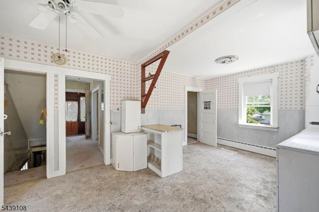 114 Franklin Pl, Roselle Park Boro, NJ 07204