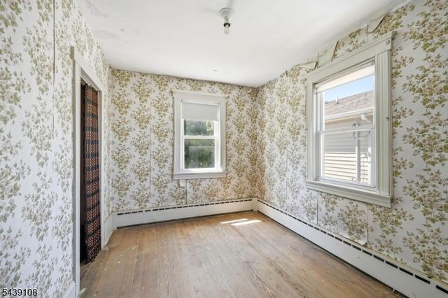 114 Franklin Pl, Roselle Park Boro, NJ 07204