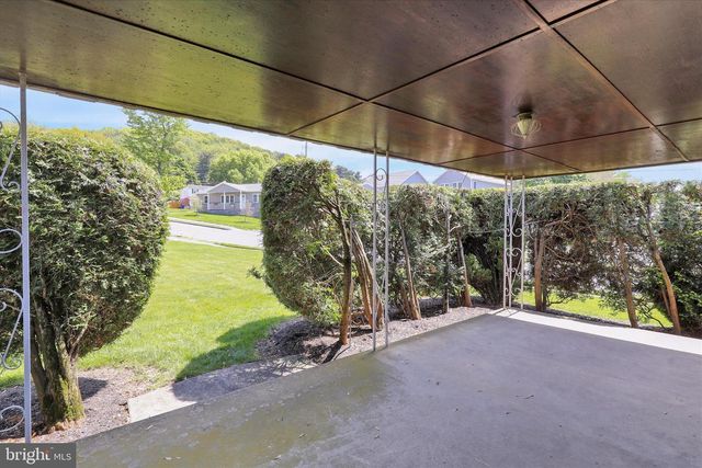1901 COUNTY ST, Reading, PA 19605