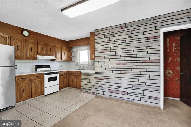 1901 COUNTY ST, Reading, PA 19605