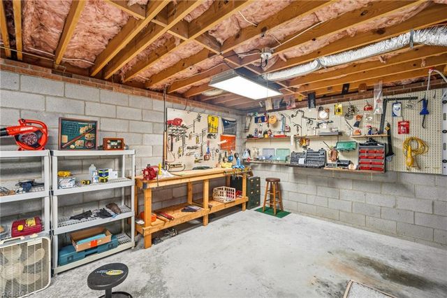329 Henderson Drive, Clemmons, NC 27012