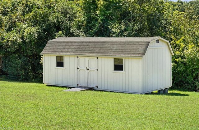 329 Henderson Drive, Clemmons, NC 27012