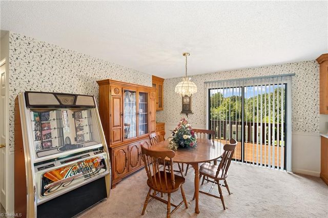 329 Henderson Drive, Clemmons, NC 27012