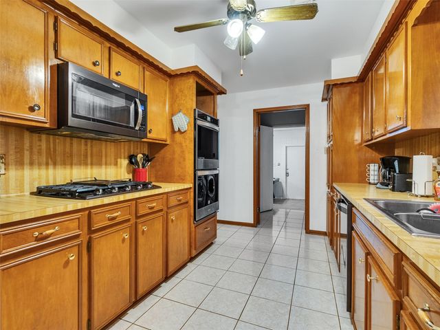 4002 Thistledown Drive, Pasadena, TX 77504