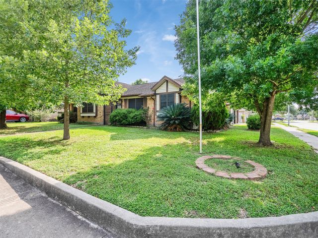 4002 Thistledown Drive, Pasadena, TX 77504