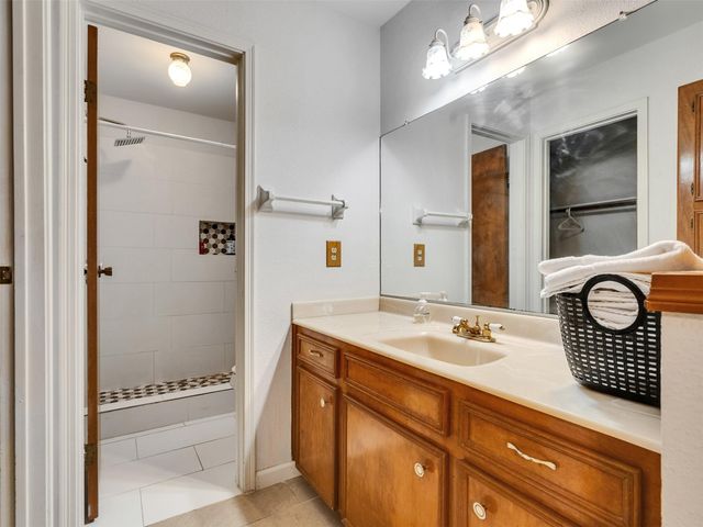 4002 Thistledown Drive, Pasadena, TX 77504
