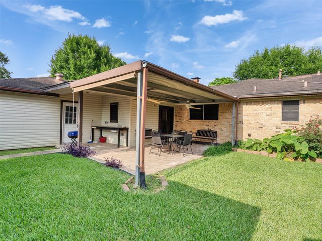 4002 Thistledown Drive, Pasadena, TX 77504
