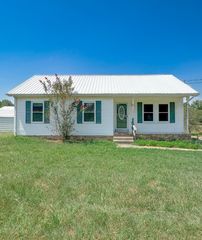 4870 Woodrow Rd, Woodlawn, TN 37191